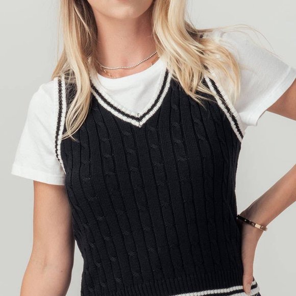 Love Tree Cable Knit Strip Trim Sweater Vest (Ivory) - Picture 5 of 5